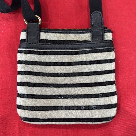 Juicy Couture Black and Gray Crossbody Bag with Striped Design - Picture 4 of 6